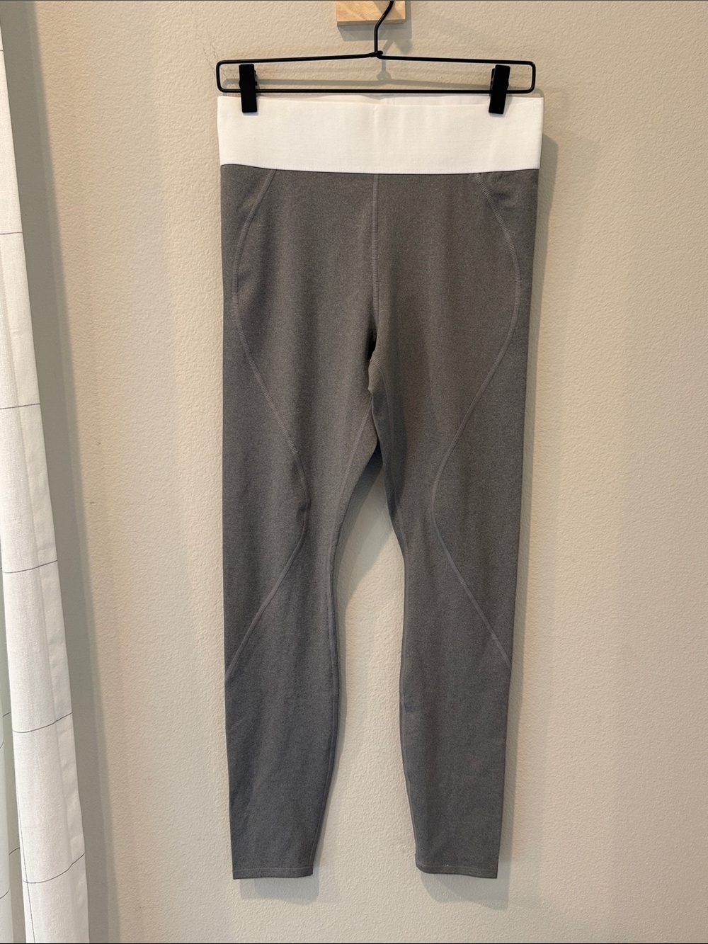 Good American The Icon Core Gray Leggings with White Waistband NWT Size 3